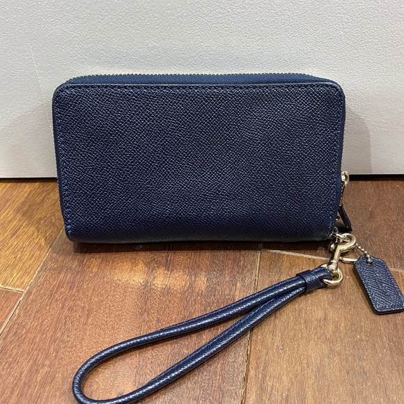 Coach Wristlet - Picture 2 of 4